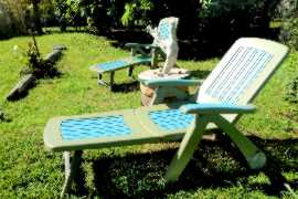 Des transat pour la détente dans le jardin