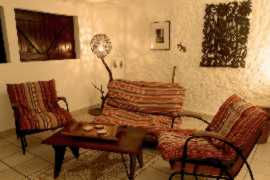 Table basse et fauteuils