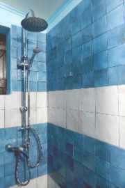 La douche de la salle de bain